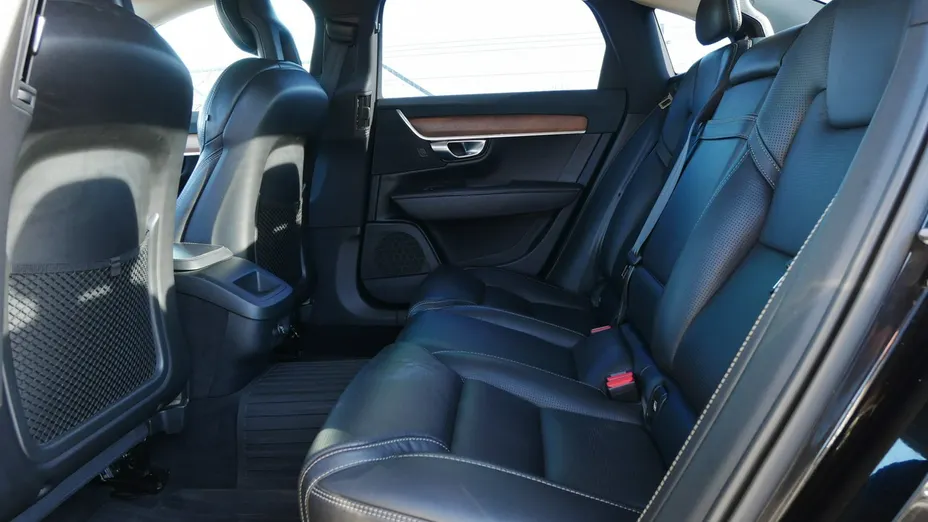 VOLVO S90 -