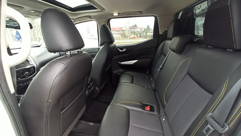 NISSAN Navara -
