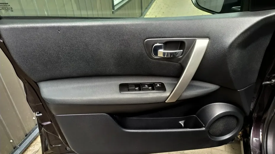 NISSAN Qashqai -
