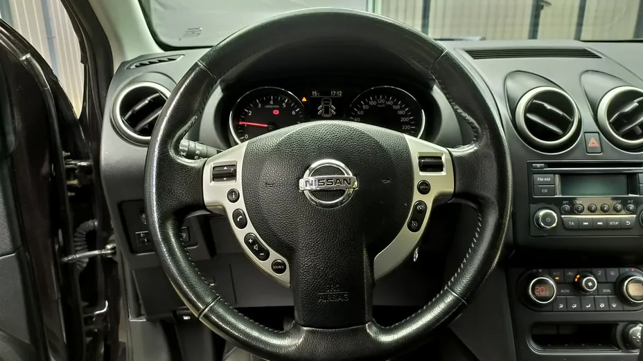 NISSAN Qashqai -