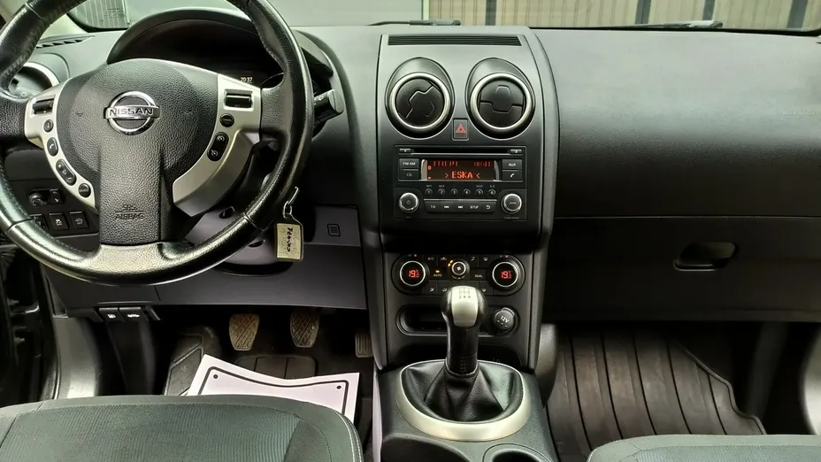 NISSAN Qashqai -