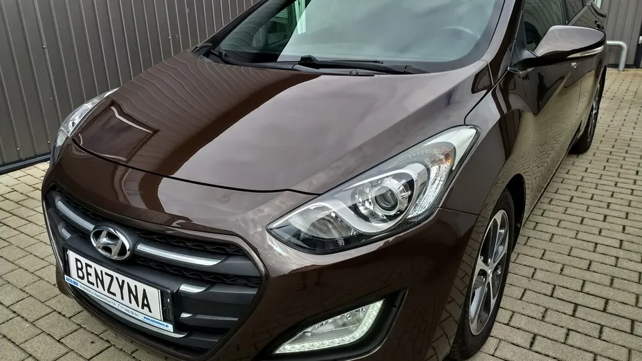 HYUNDAI i30 -