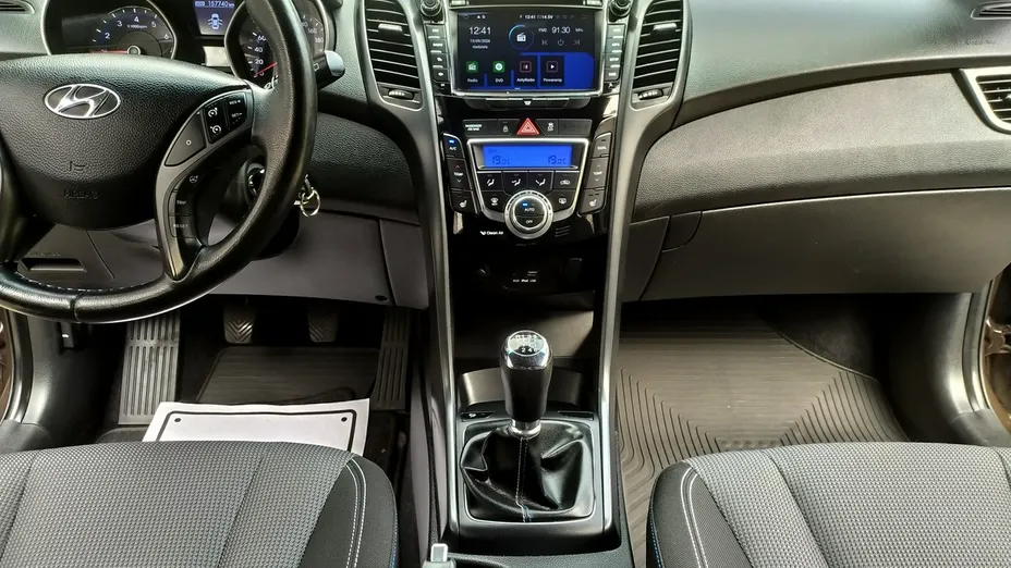 HYUNDAI i30 -