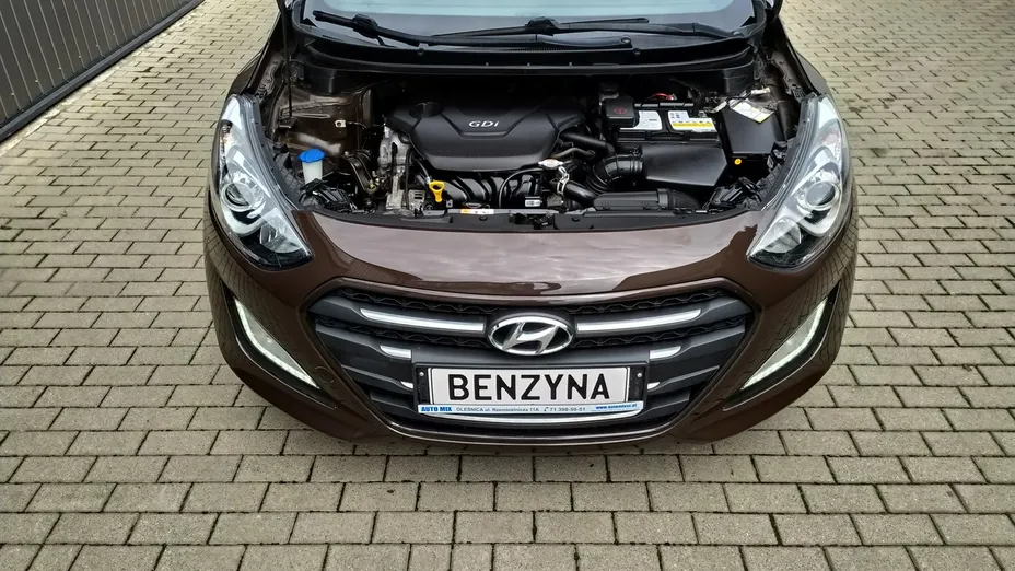 HYUNDAI i30 -