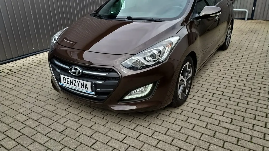 HYUNDAI i30 -