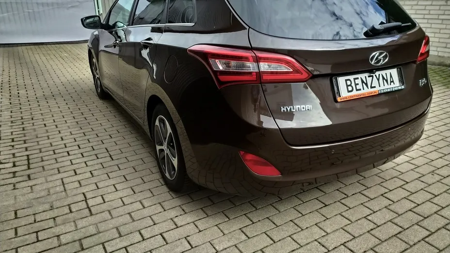 HYUNDAI i30 -