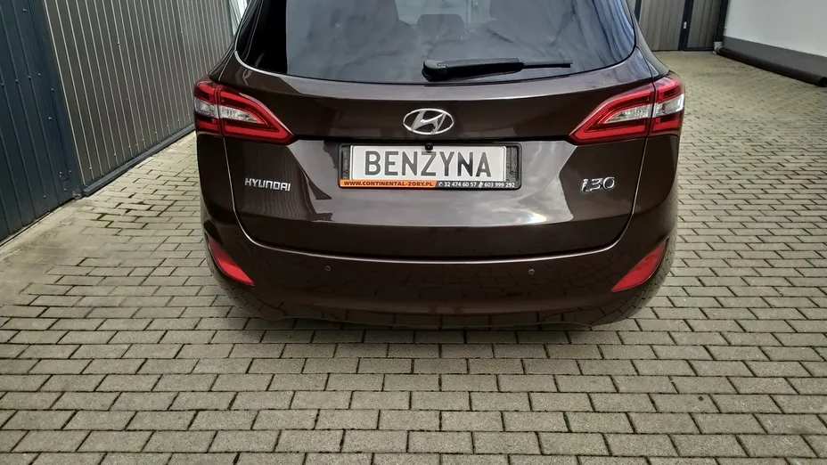 HYUNDAI i30 -
