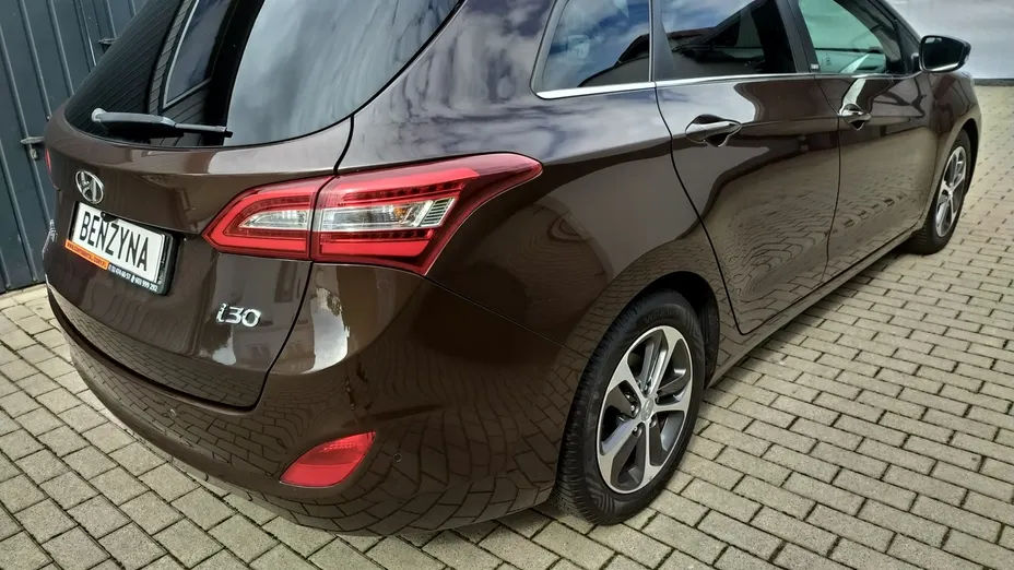 HYUNDAI i30 -