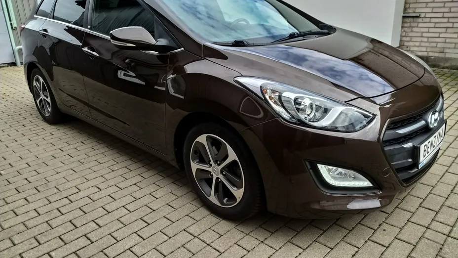 HYUNDAI i30 -