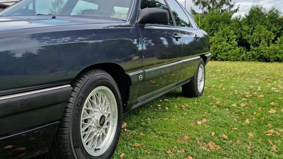 AUDI 200 -