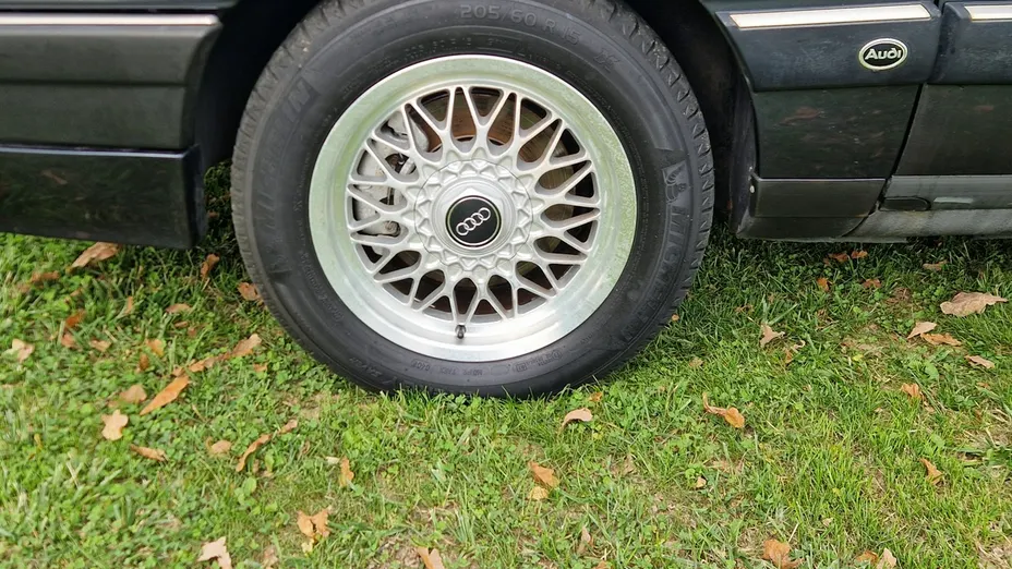 AUDI 200 -