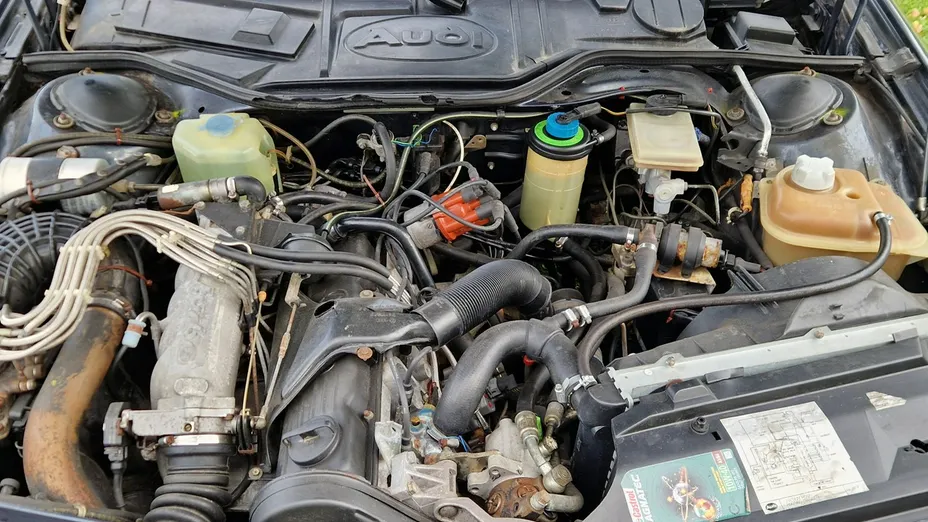 AUDI 200 -