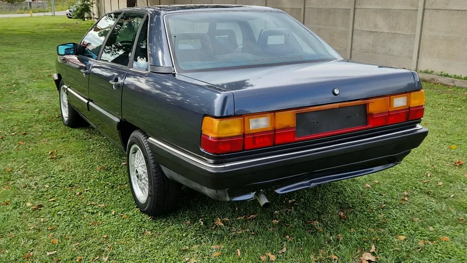 AUDI 200 -