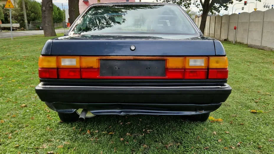 AUDI 200 -