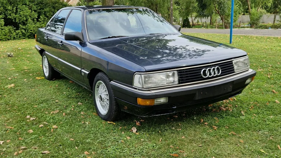 AUDI 200 -