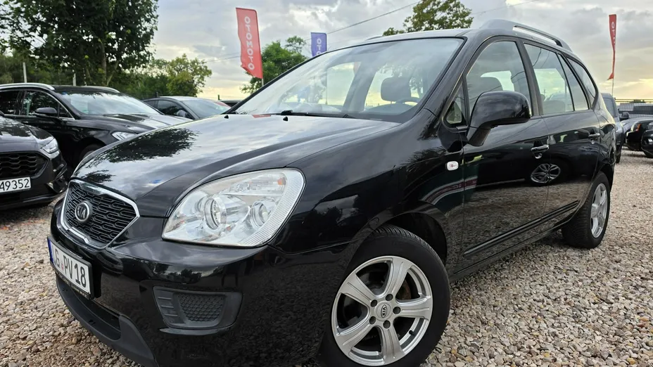 KIA Carens -