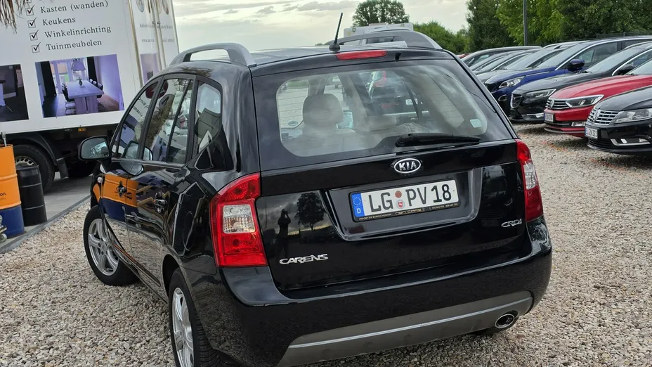 KIA Carens -