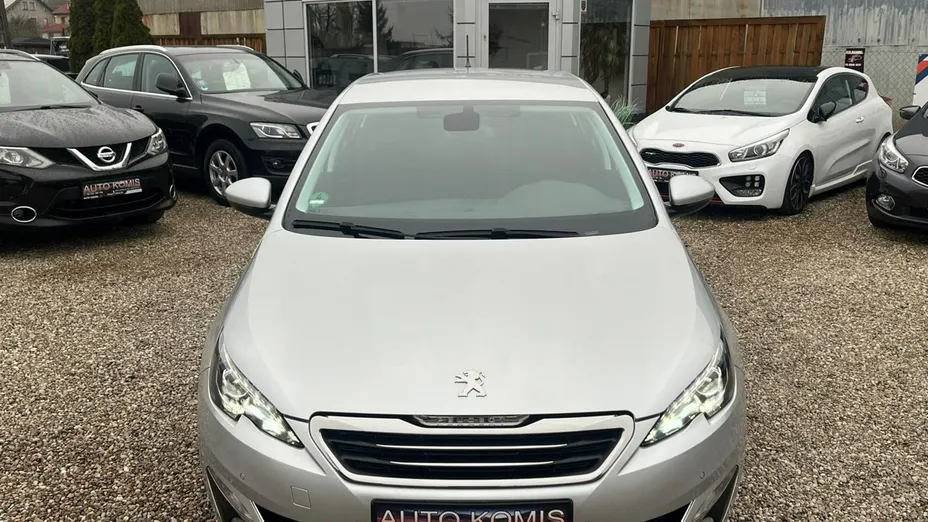 PEUGEOT 308 -