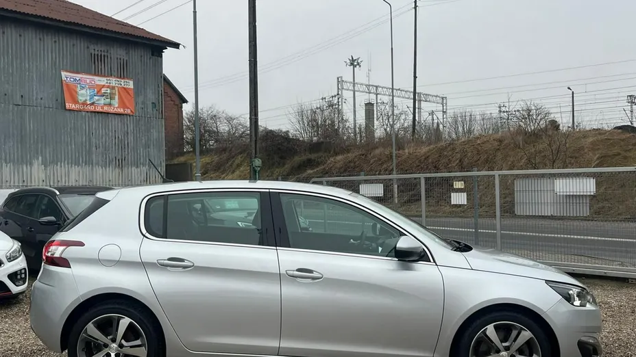 PEUGEOT 308 -
