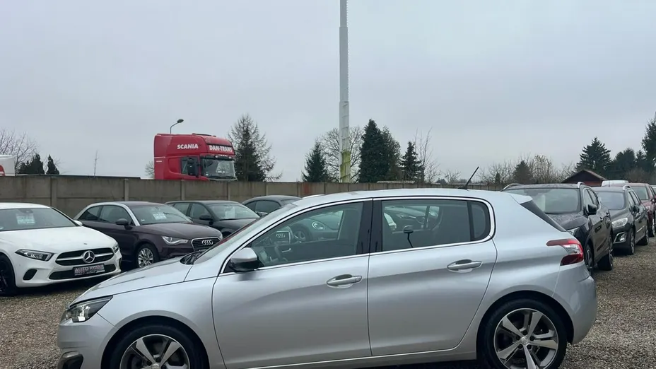 PEUGEOT 308 -