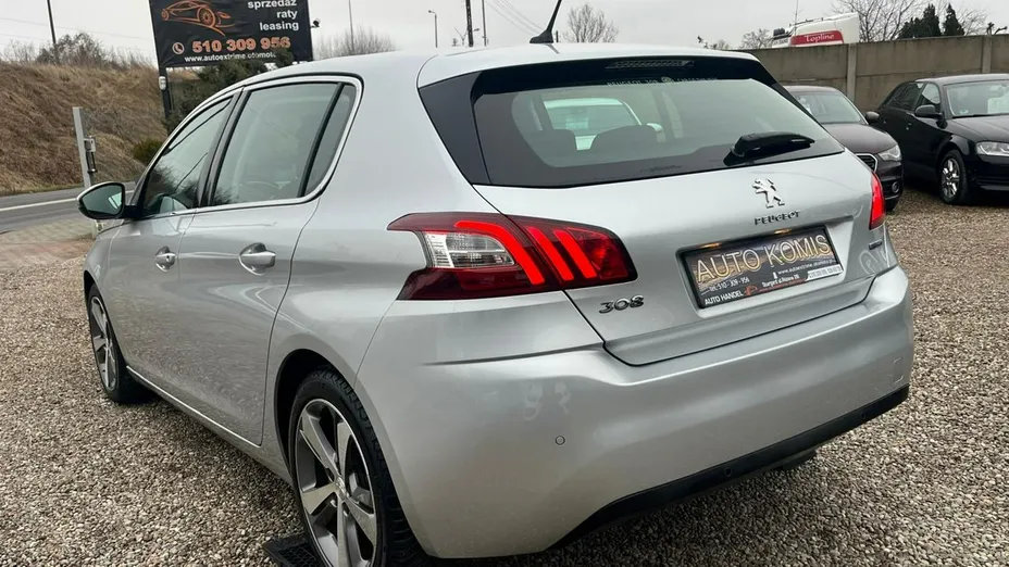 PEUGEOT 308 -