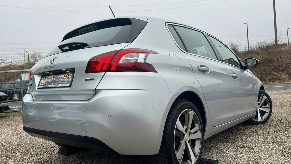 PEUGEOT 308 -