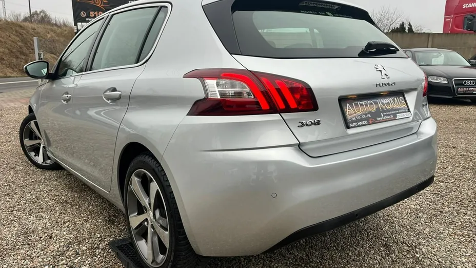 PEUGEOT 308 -