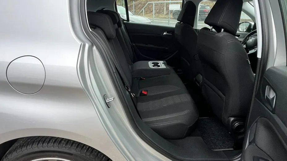 PEUGEOT 308 -