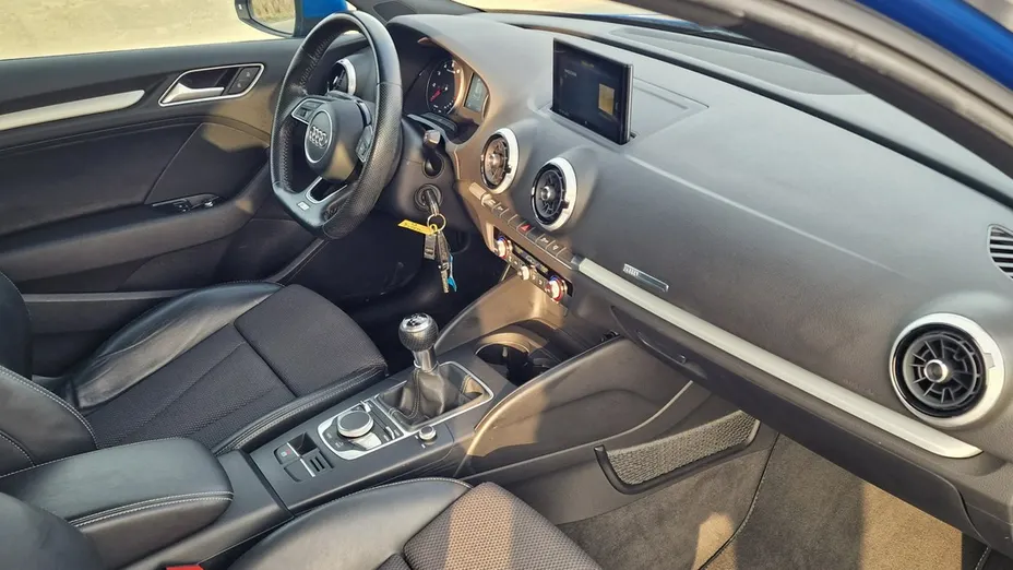 AUDI A3 -