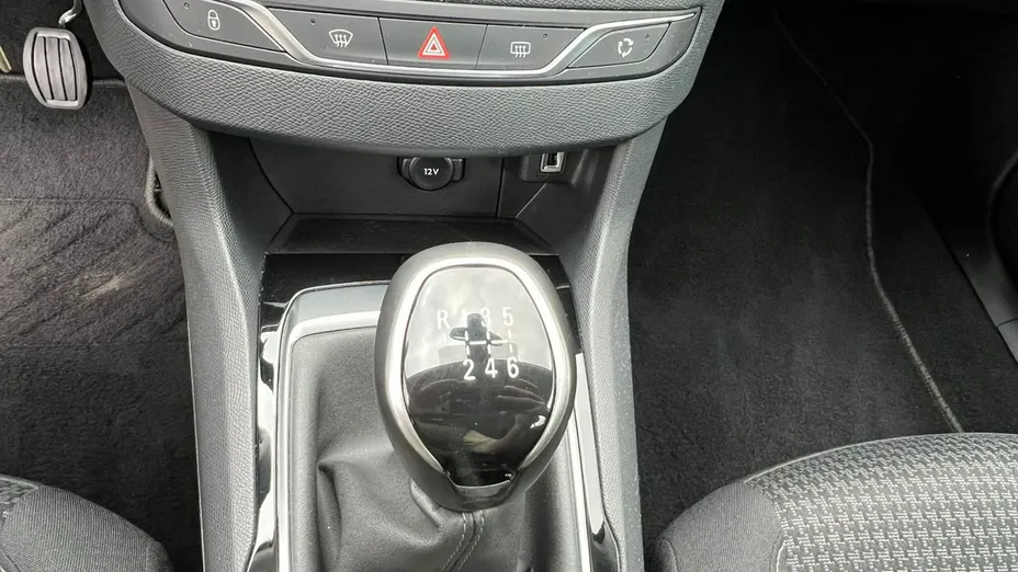PEUGEOT 308 -
