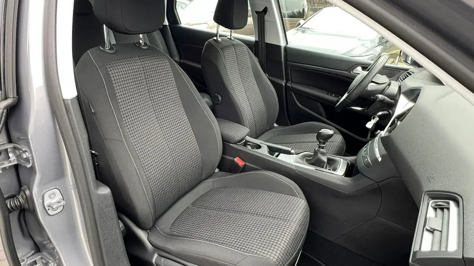 PEUGEOT 308 -
