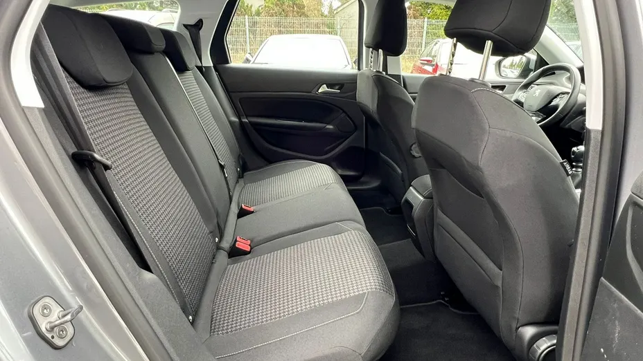 PEUGEOT 308 -