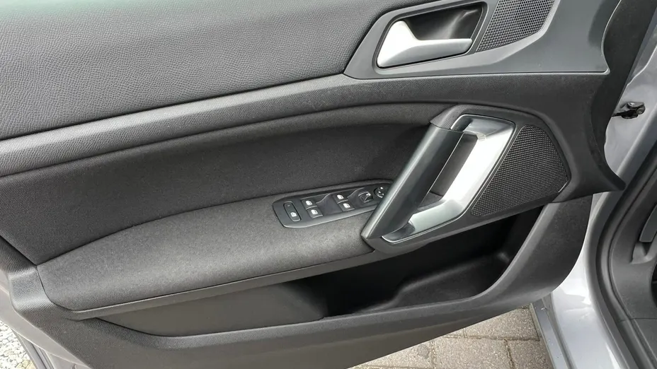 PEUGEOT 308 -