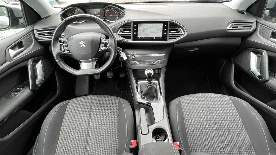 PEUGEOT 308 -