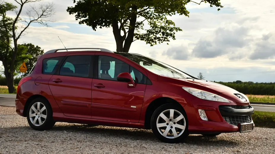PEUGEOT 308 -
