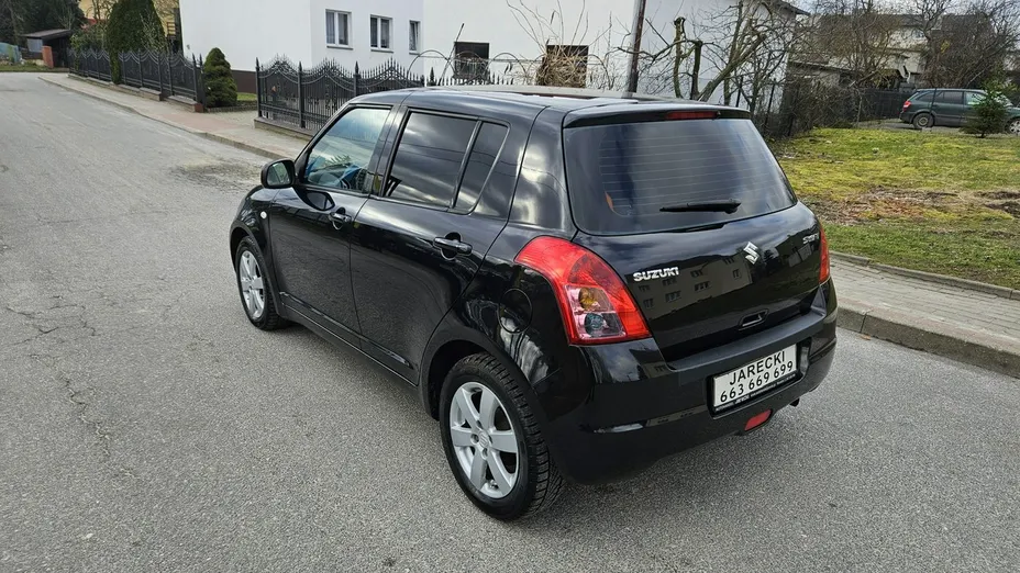 SUZUKI Swift -