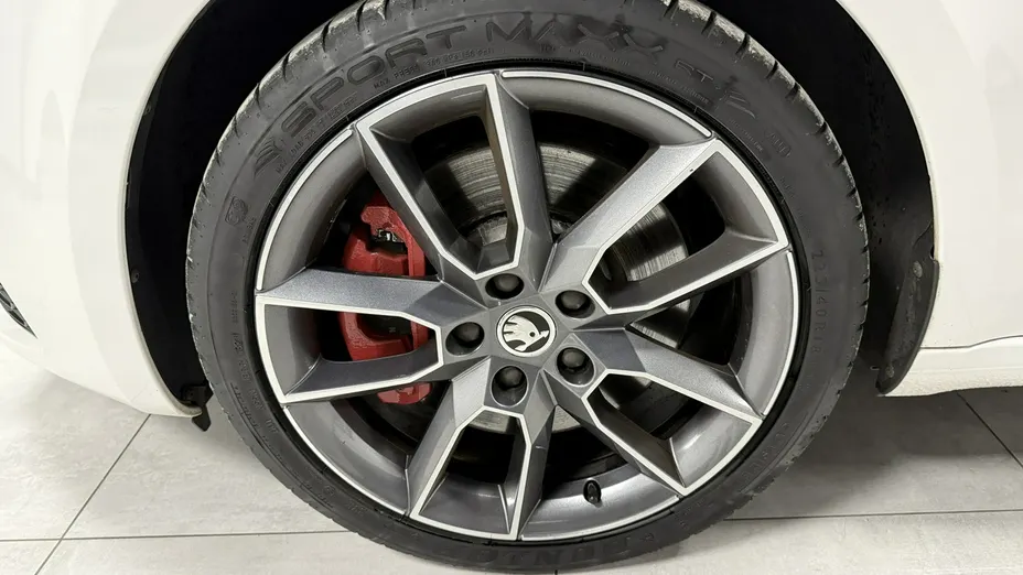 SKODA Octavia -