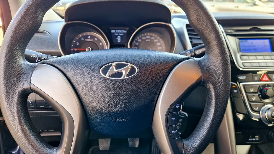 HYUNDAI i30 -