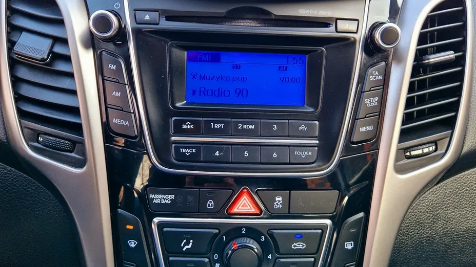 HYUNDAI i30 -