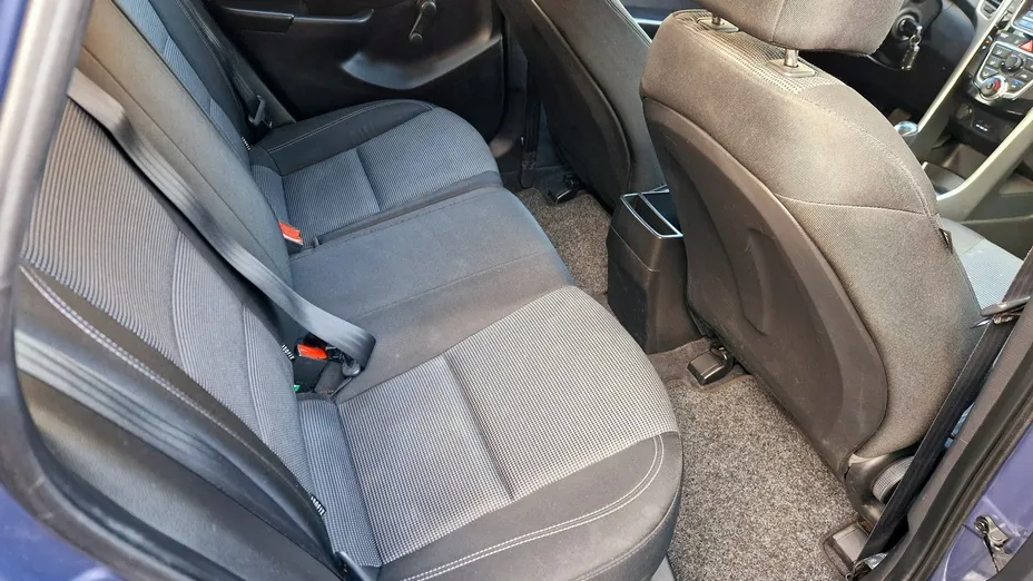 HYUNDAI i30 -