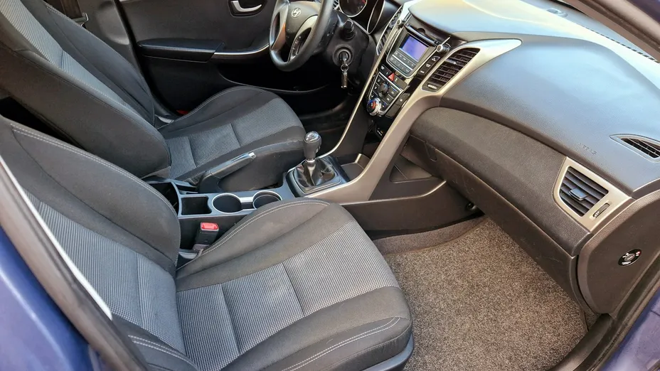 HYUNDAI i30 -