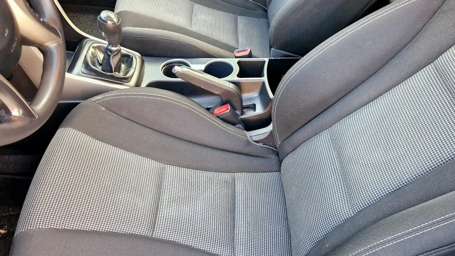 HYUNDAI i30 -