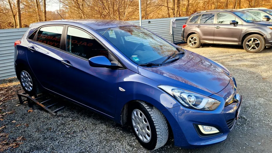 HYUNDAI i30 -