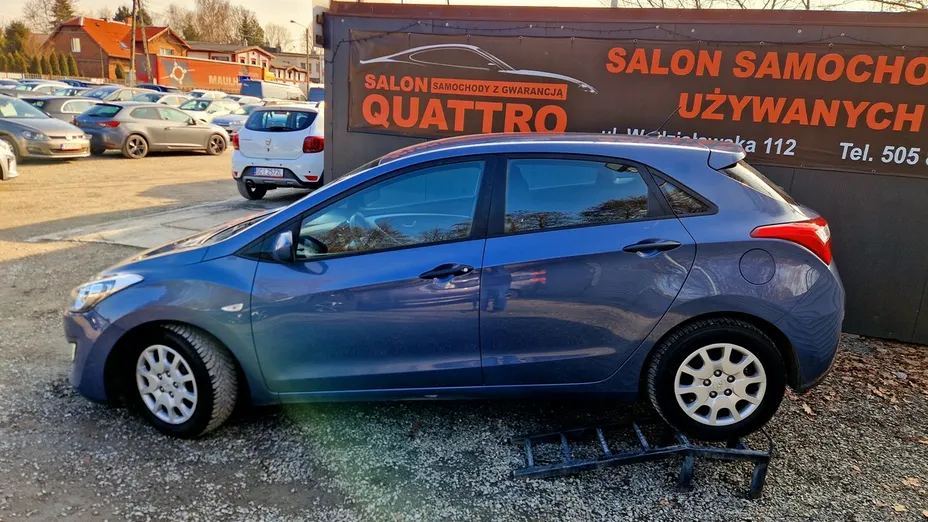 HYUNDAI i30 -