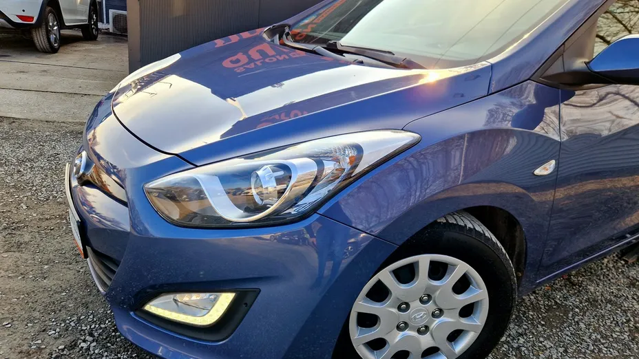HYUNDAI i30 -