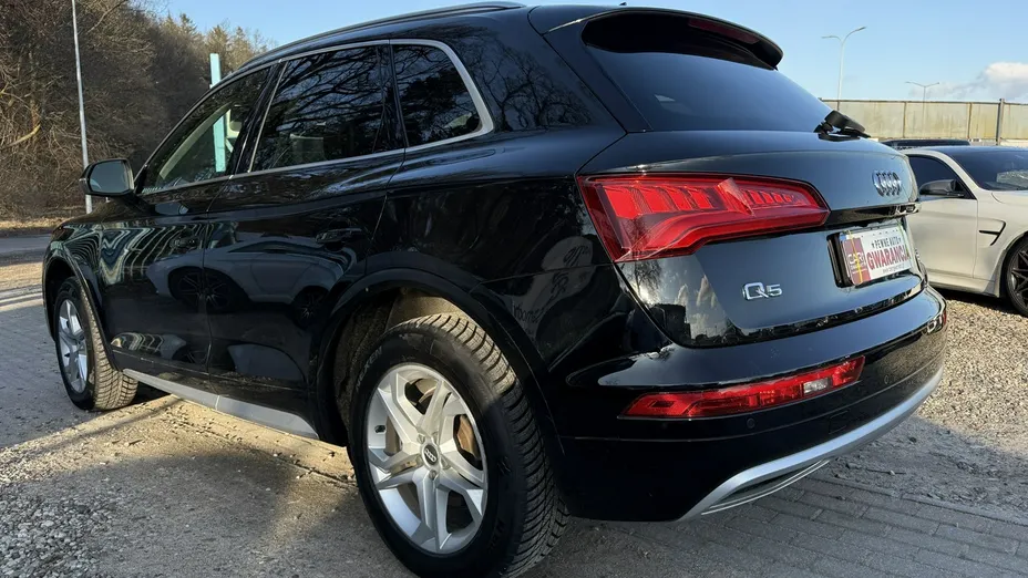 AUDI Q5 -