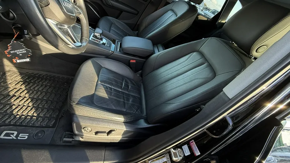 AUDI Q5 -