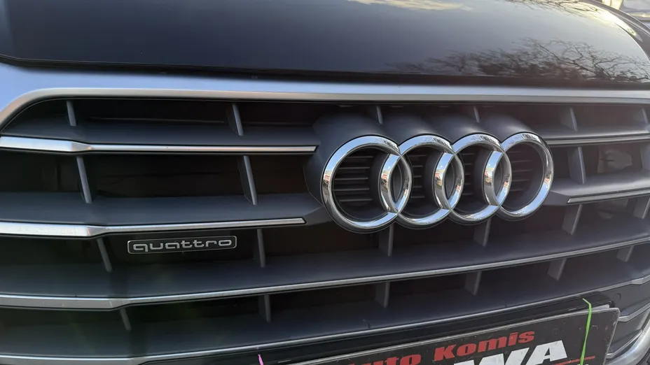 AUDI Q5 -