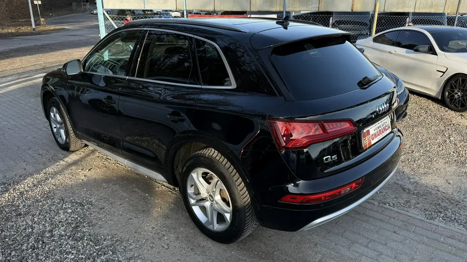 AUDI Q5 -