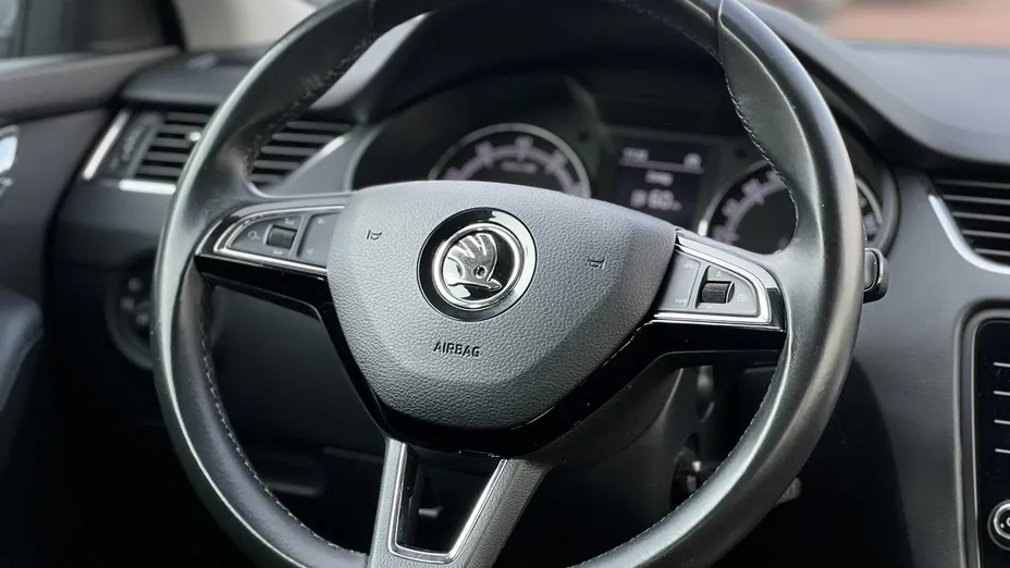 SKODA Octavia -